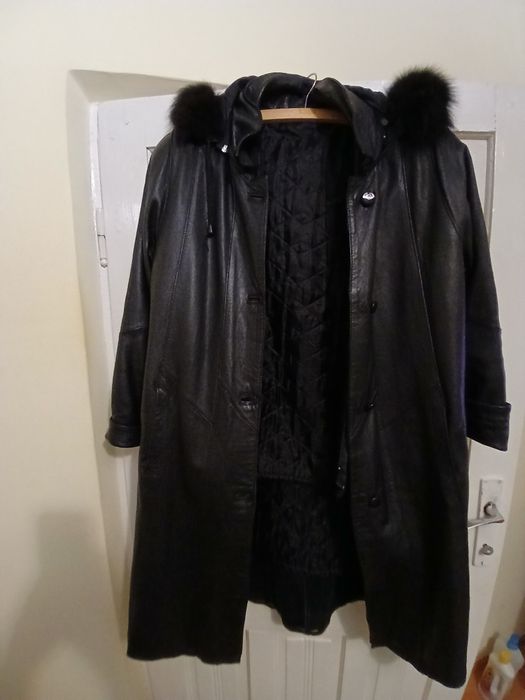 Haina din piele cu gluga