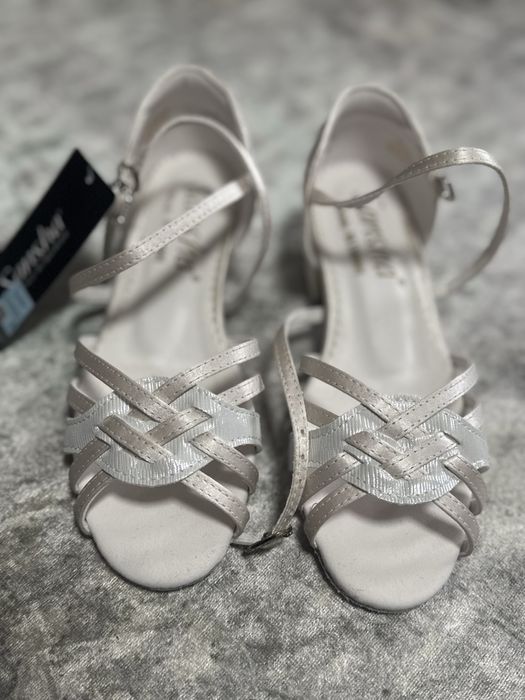 Туфли бальные детские , отличное качество , 32-33 размет