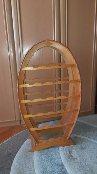 Vand suport de lemn pentru sticle de vin