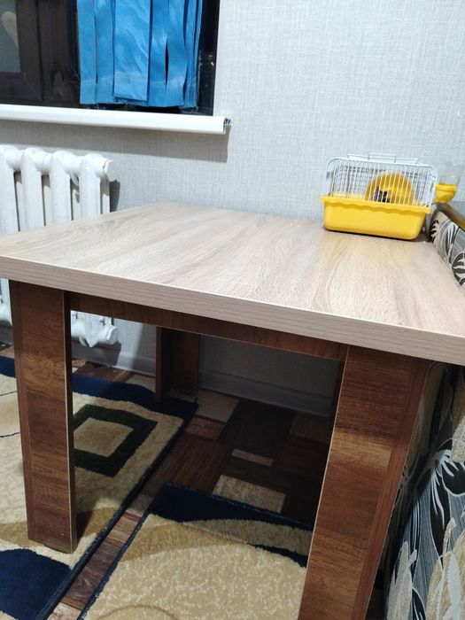 Журнальный столик