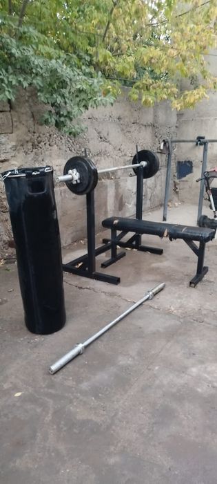 Спортывные снаряды для жима лежа многофункциональные продам срочно
