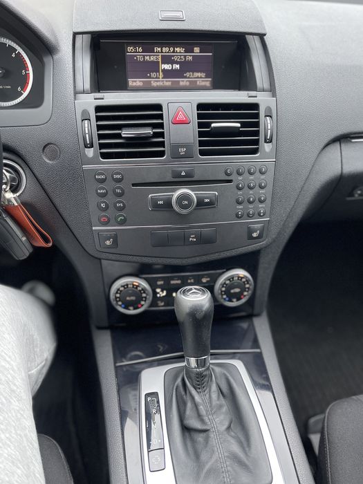 Mercedes-Benz C-Class W204 / 2.2 disel / an 2009