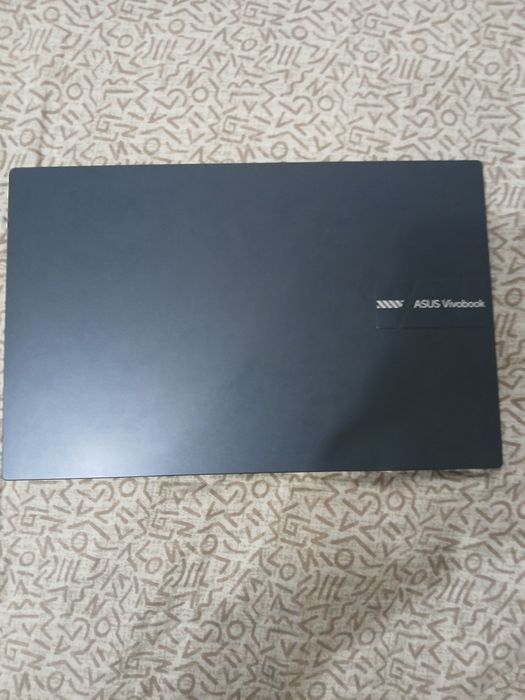 Vând laptop Asus Vivobook 15,mai multe detali în descriere și în pv