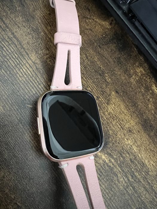 Ceas/bratara Fitbit Versa 2