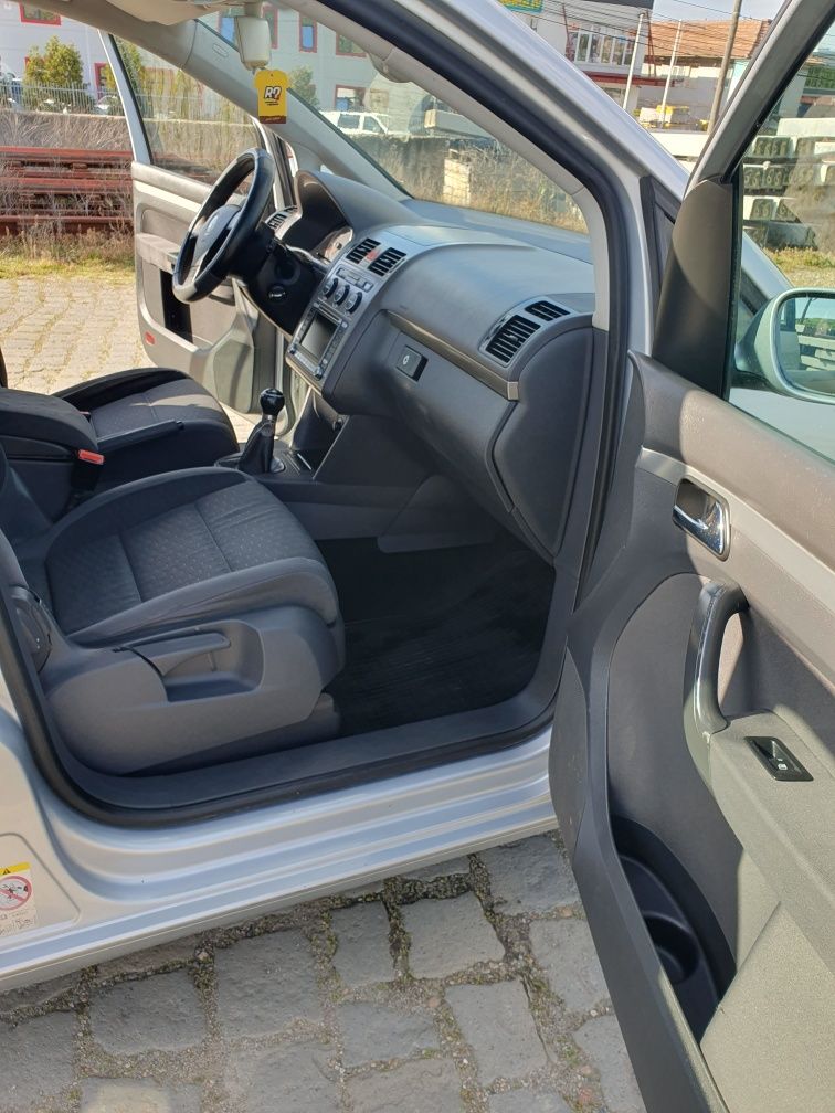 Propietar Vând Volkswagen touran 1.9 tdi an 2008 acte valabile