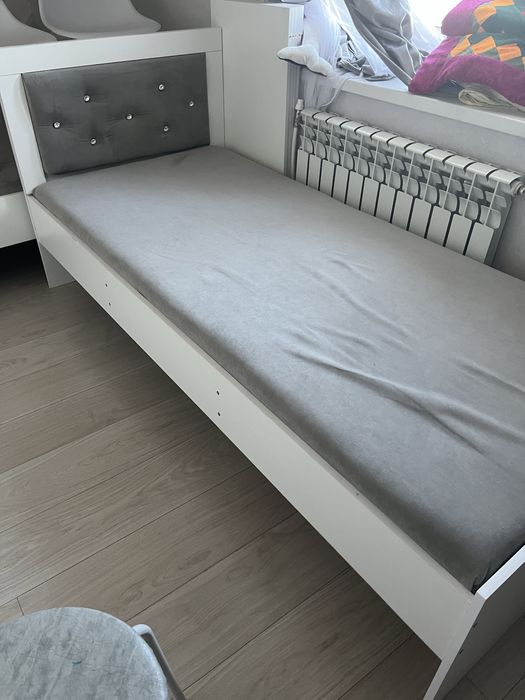Продам кровать 90х200