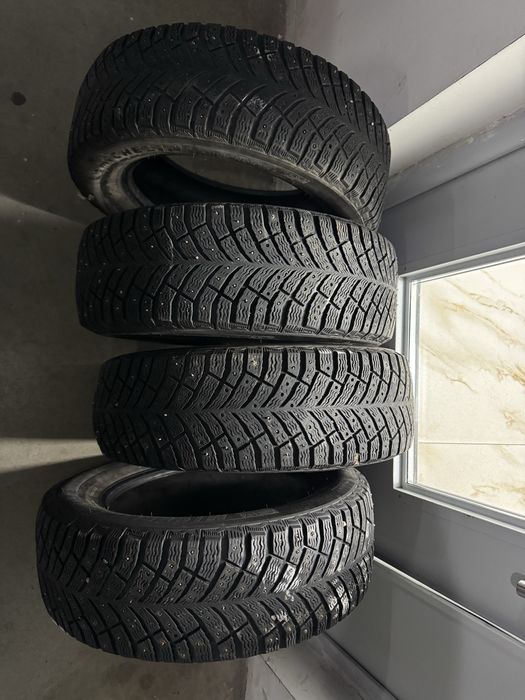 Шины зимние шипованные Michelin 205 65 R16