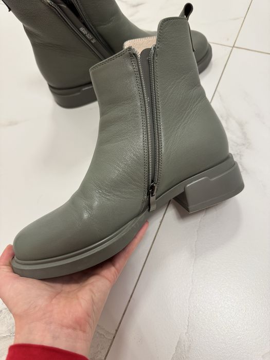 Ghete din piele naturala Kaki