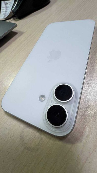 Apple iPhone 16 128 Gb  (лот 769073)
