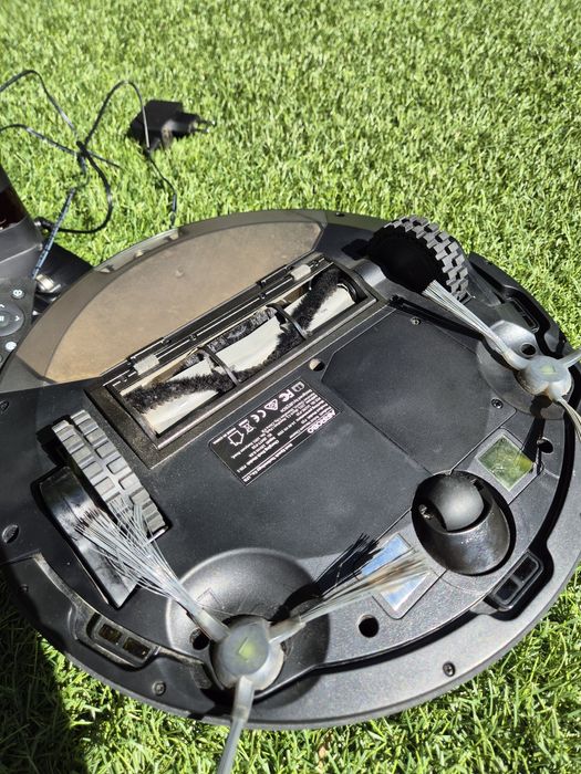 Aspirator de curățenie "Air Robo"