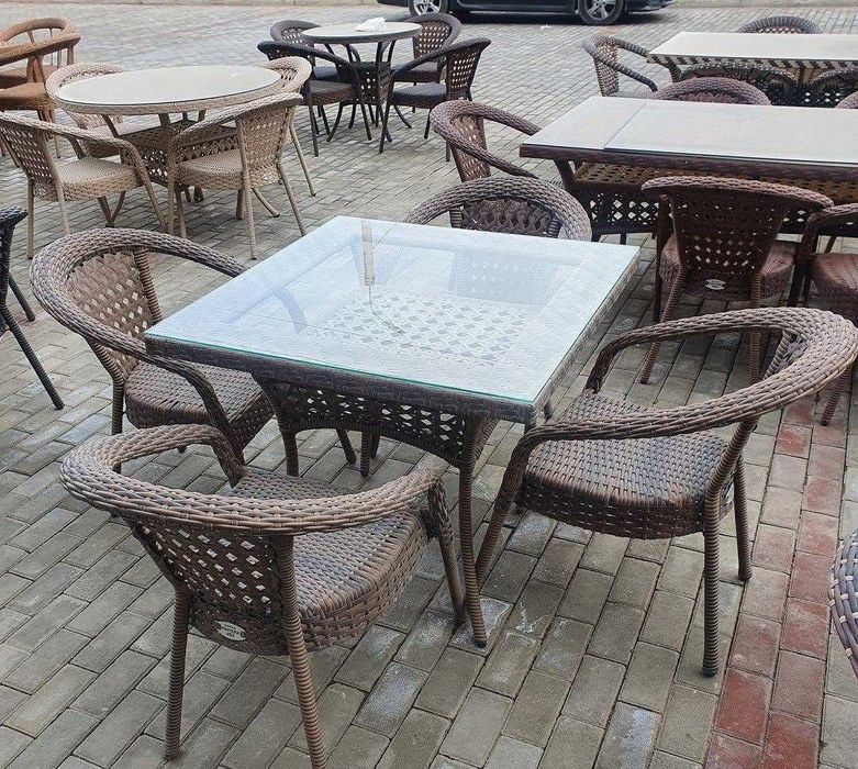 Уличный комплект мебели -  4 стола с закалённым стеклом и 16 кресел