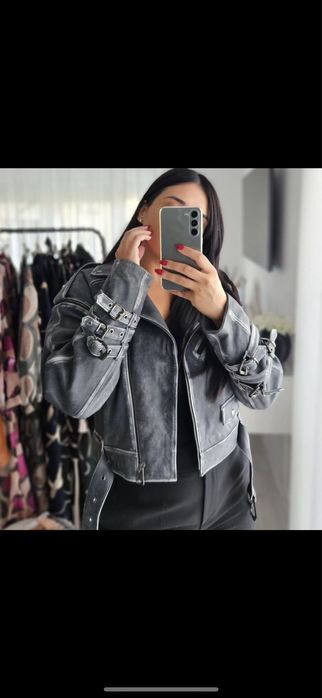 Vand geaca din piele naturala model actual 800 lei