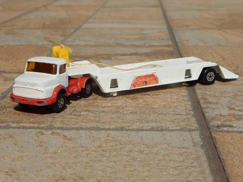 Macheta Mercedes LS 337 + semitrailer cap tractor camion Corgi Juniors