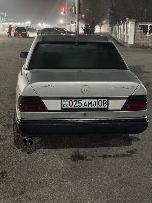 Mercedes - Benz W 124