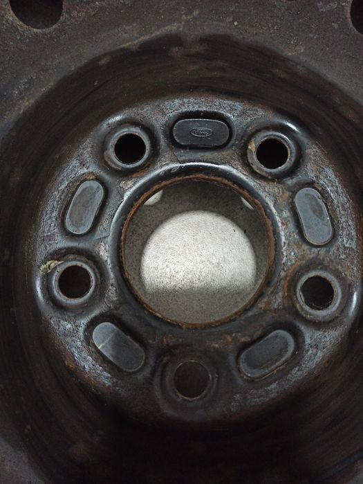 Jante tabla 16 originale Ford+anvelope iarna