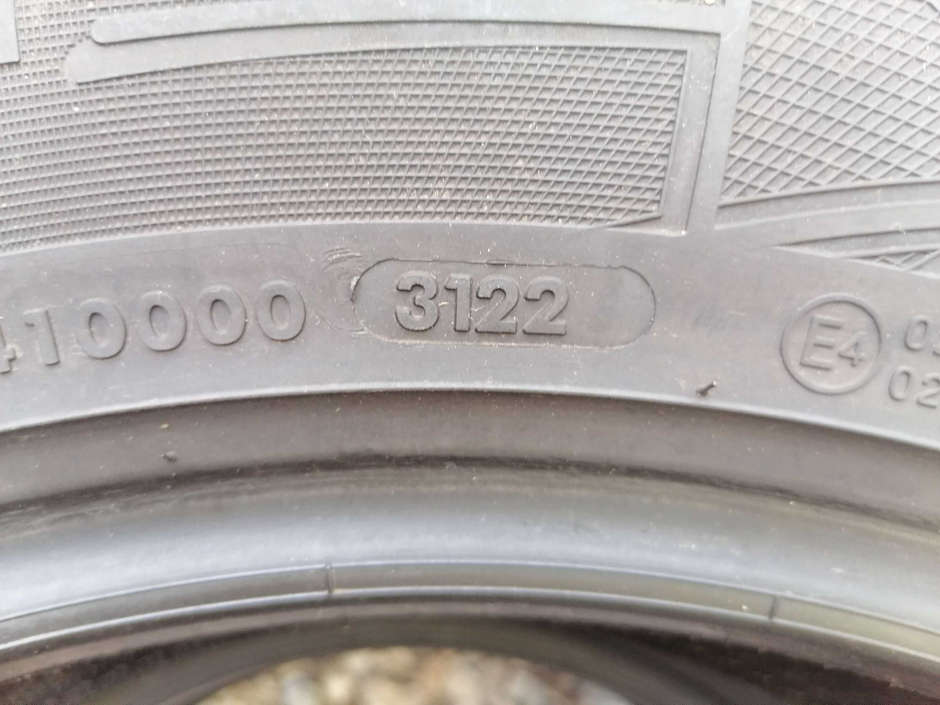 2 бр. Vredestein 225/60R17 DOT 3122