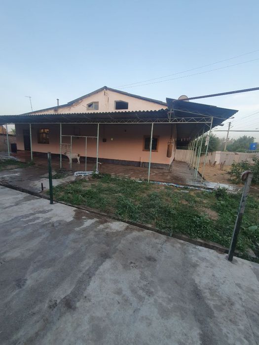 Srochna hovli uy sotiladi Ohongoron tumani Gallaquduqda