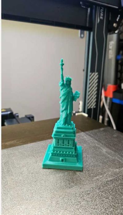 Tarixiy Binolarni modelini 3D printerda chiqarib beramiz