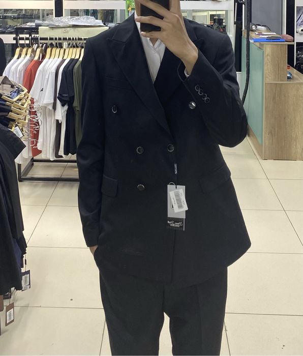 продам отличный костюм