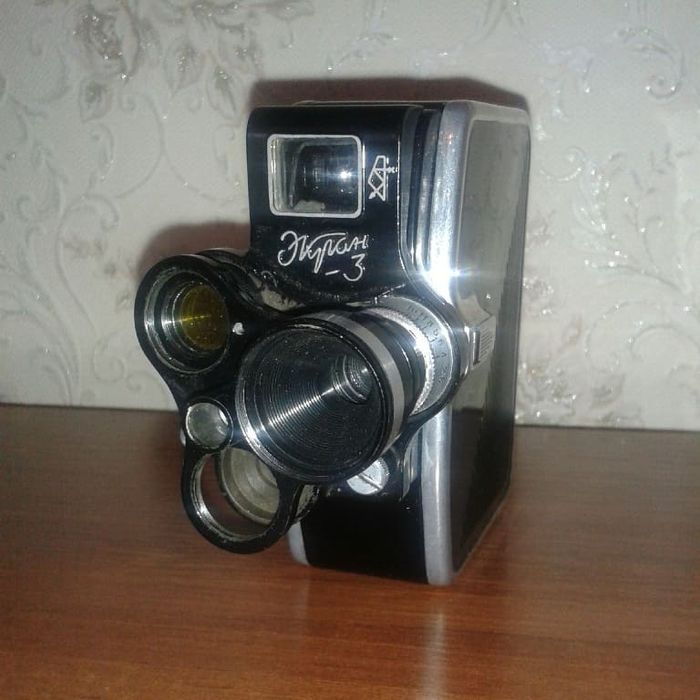 Раритетная кинокамера Экран 3