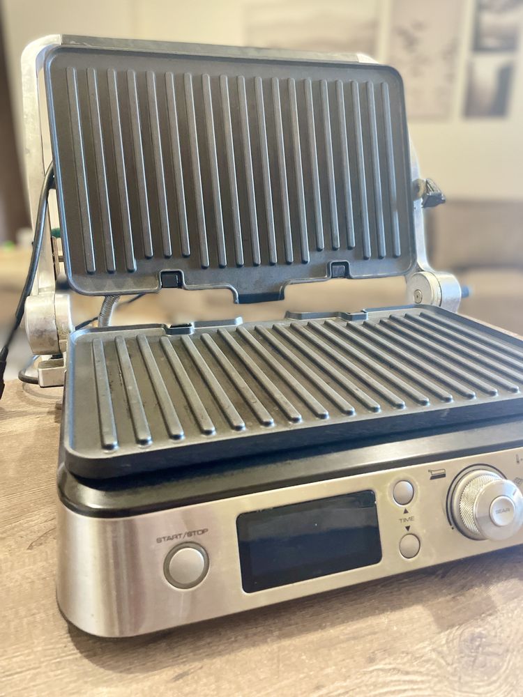 Електрическа скара Delonghi CGH1020D