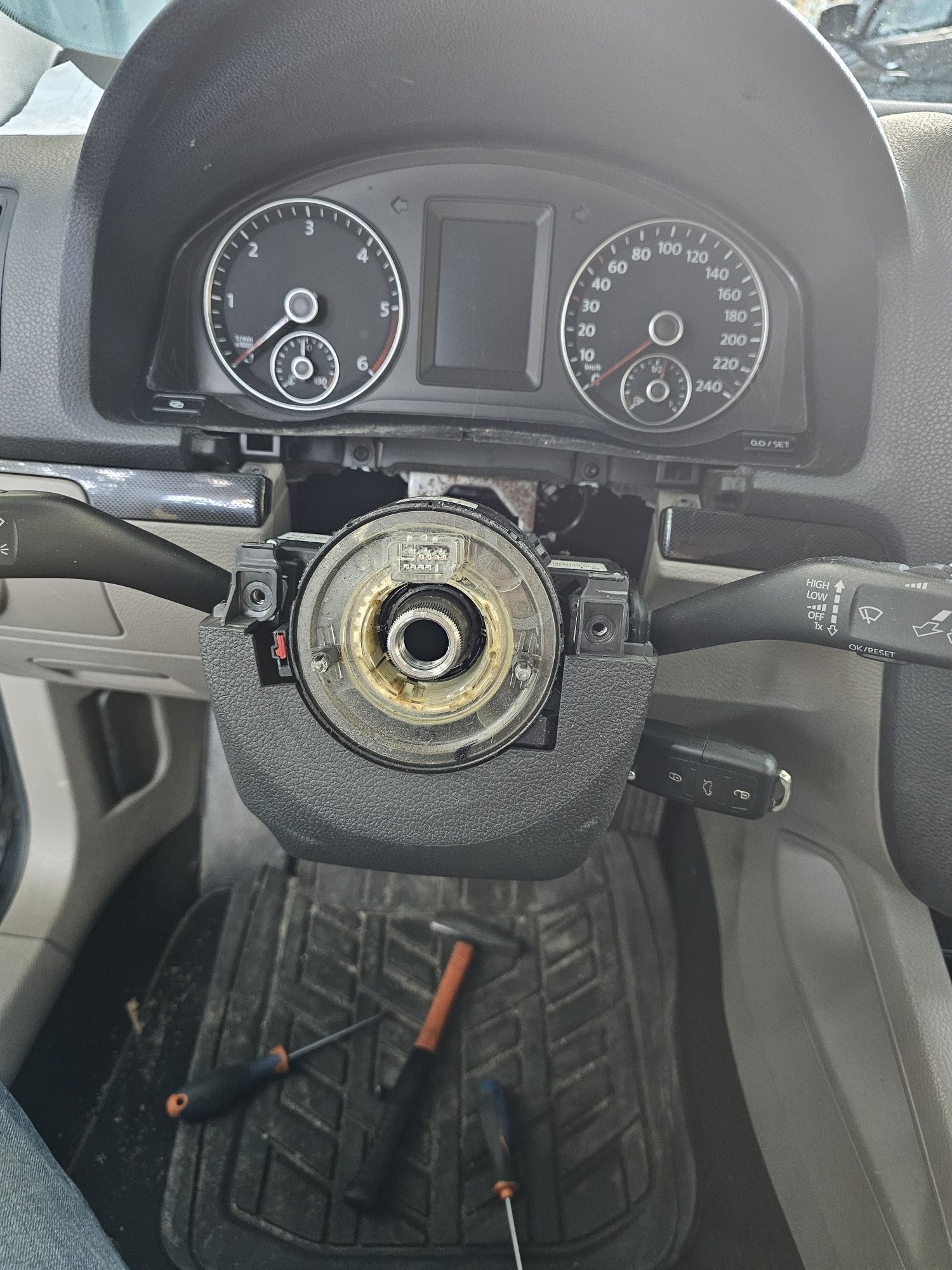 Reparatii contacte auto blocate