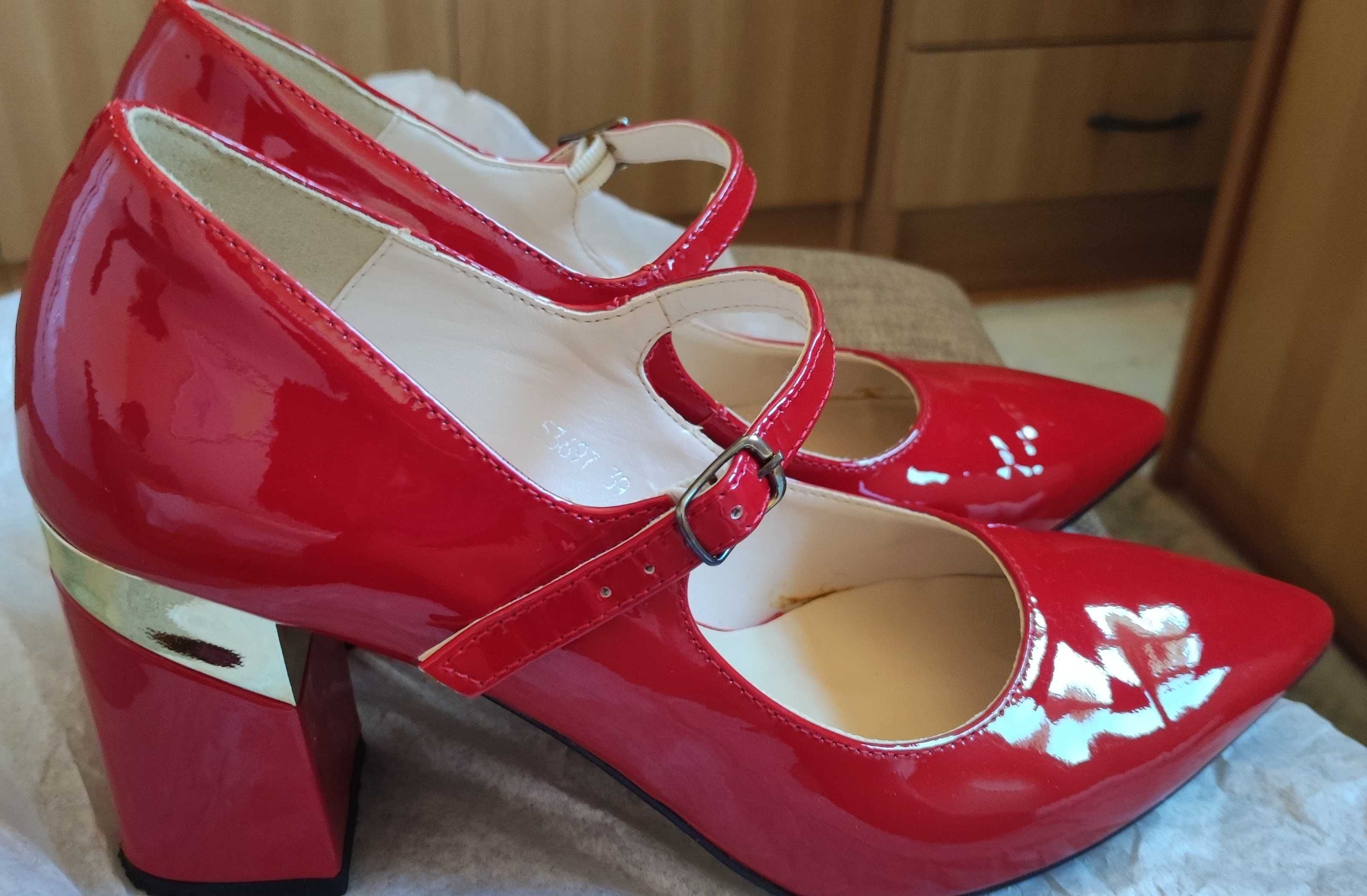 Pantofi Sagan rosii, din piele lacuita