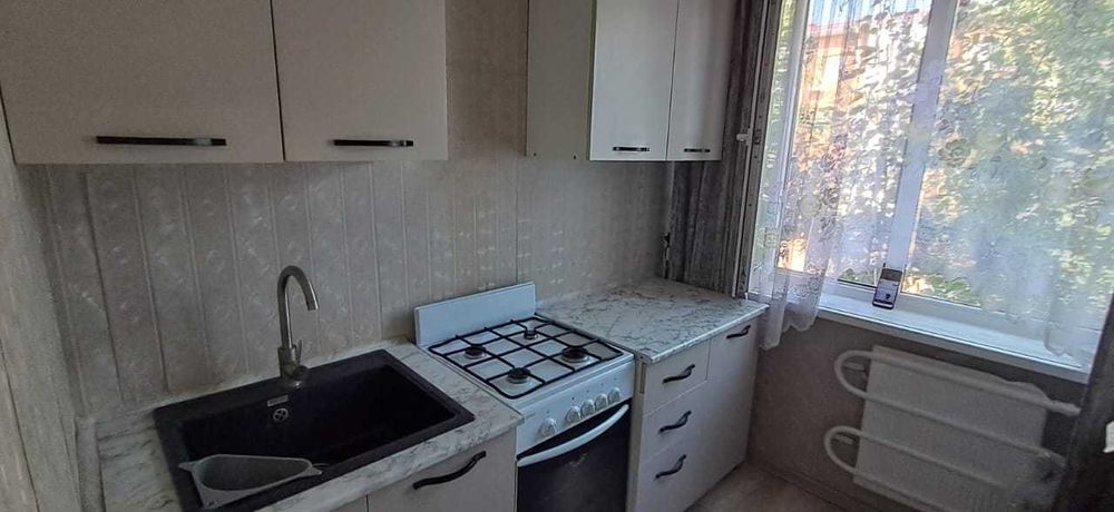 р-н КСК- Солнечный, 3-х комнатная