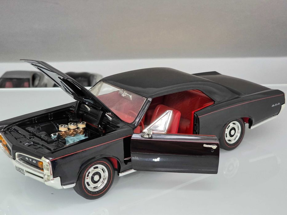 Macheta Auto 1/18 ERTL 1966 Pontiac GTO Black Red