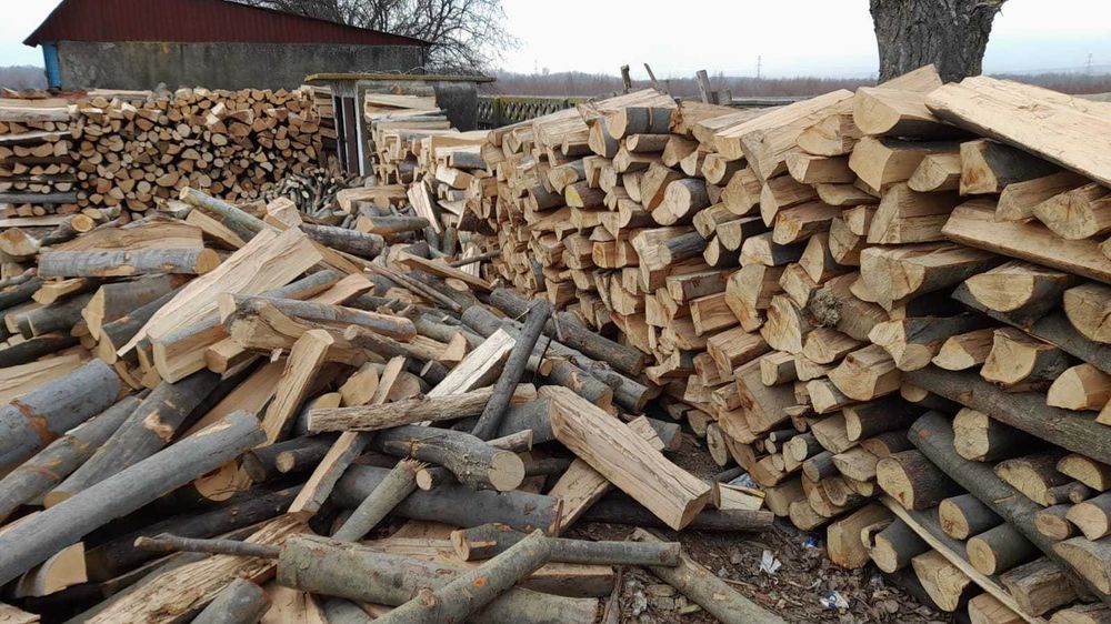 Lemn de foc cu livrare la domiciliu pentru centrale sau sobe de teraco