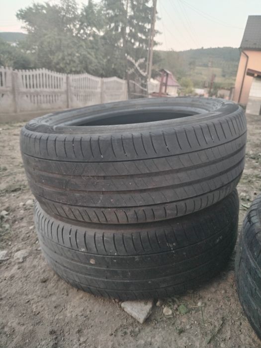 Vând patru anvelope