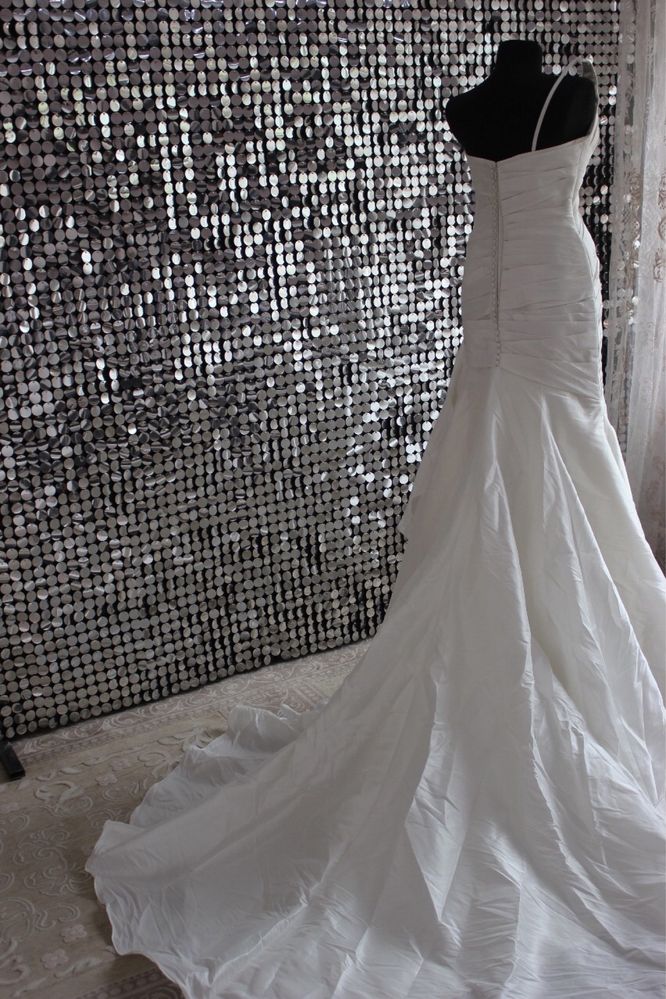 Продам свадебное платье от испанского дизайнера Manuel Mota