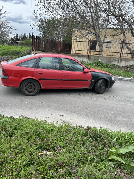 Продавам opel bektra B на части 2.0 бензин 136 коня