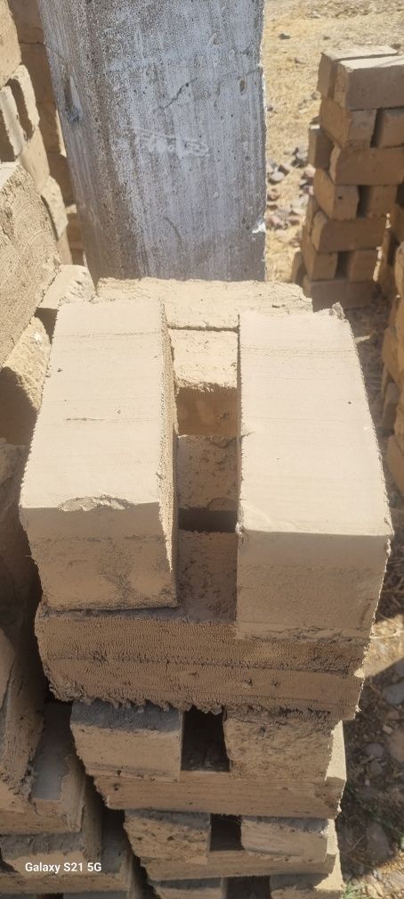 Хом гишт ишлаб чикарамиз ва сотамиз.