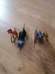 Figurine dinozaur