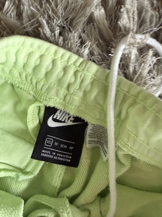 3 оригинални маркови анцуга Nike и Dsquard (отлично състояние)