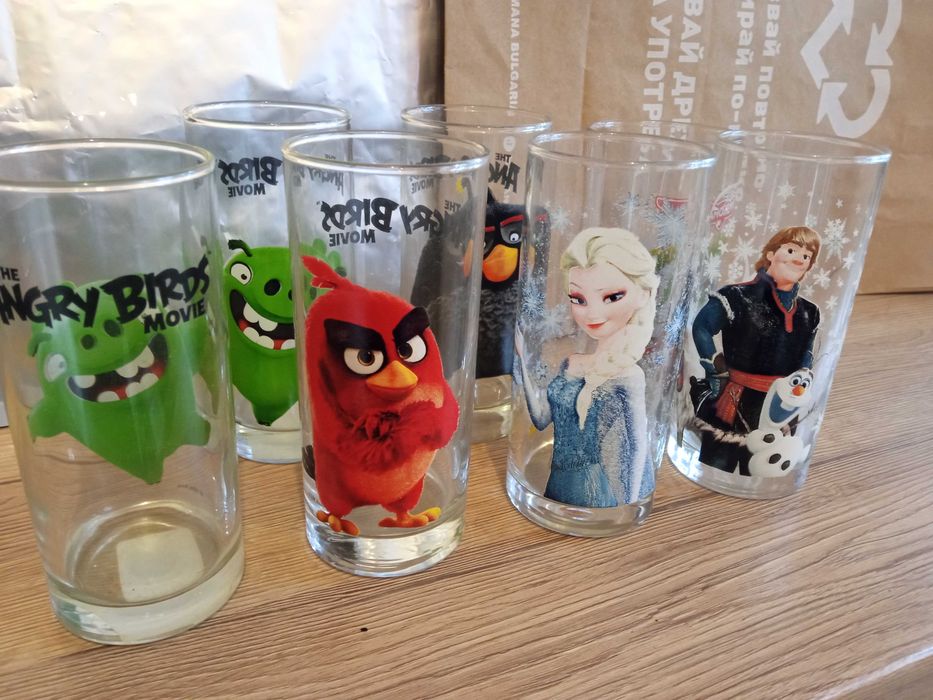 Стъклени чаши с детски мотиви