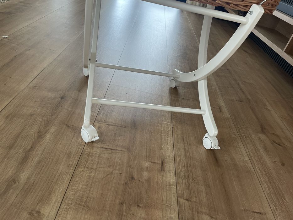 Patut portabil de bebe tip rafie