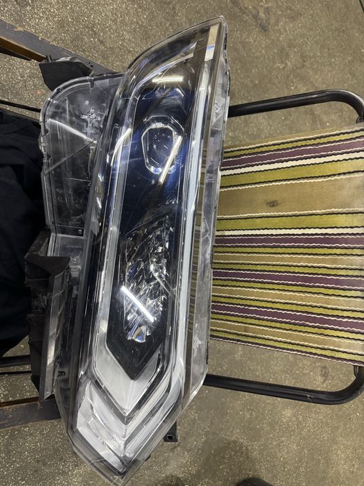 De vanzare far dreapta nissan qashqai