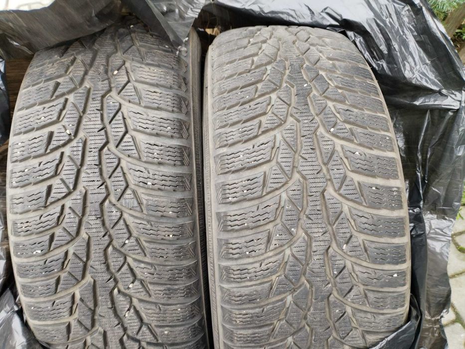 Vând 2 anvelope de iarnă Nokian WR D4