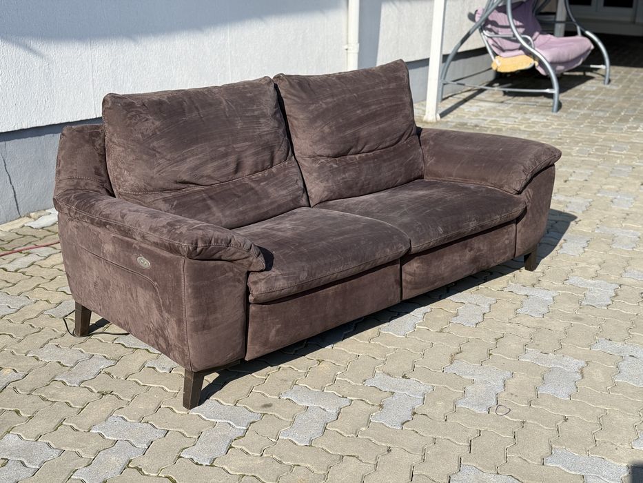 Vand canapea electrica din piele alcantara maro