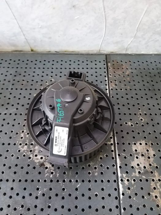 Aeroterma ventilator habitaclu ford fiesta 6 cb1 ccn vp8e2h18456aa 0130115551 3137231000