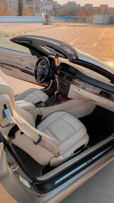 BMW Seria 3 E93 325 i Cabrio Automat