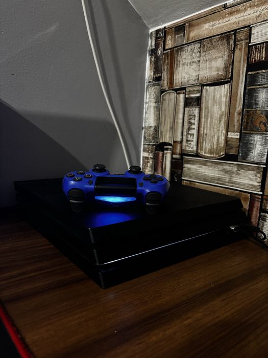 Playstation 4 pro 1TB + 5 jocuri