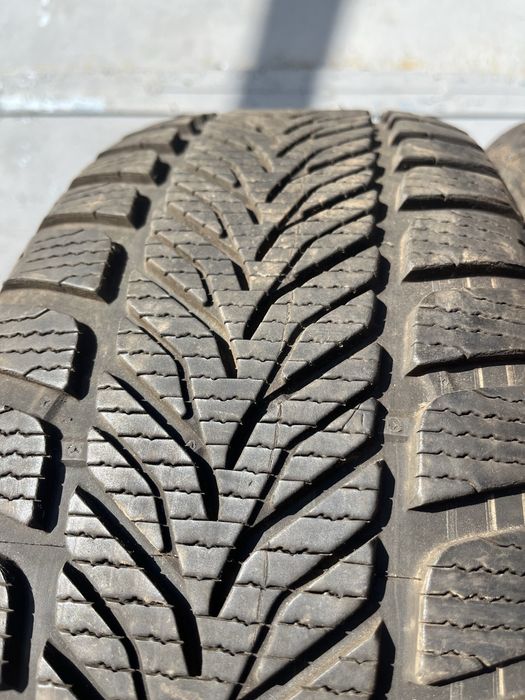 2 бр. зимни гуми 205/60/16 Sava 6,5 mm DOT 2915