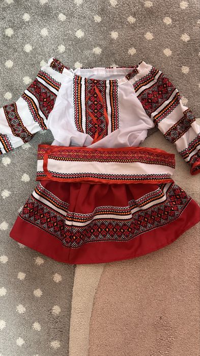 Детска носия подходяща за 1 годинка.