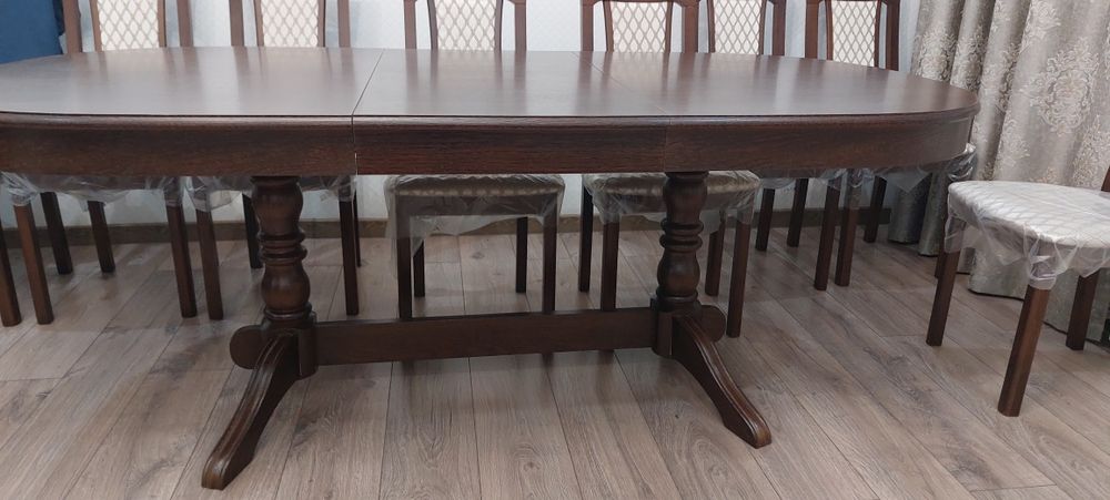 Стол для гостиной.