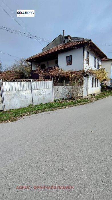 Къща в Ловеч, област-с.Терзийско площ 100 цена 33234