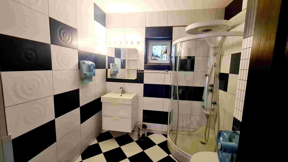 PROPRIETAR-apartament pretabil birouri,140 mp,etajul 1 vila, Bd Mamaia