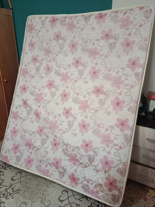 Матрас размер 160 x 200 см. Состояние жақсы. Фотодан көр. Адрес запад